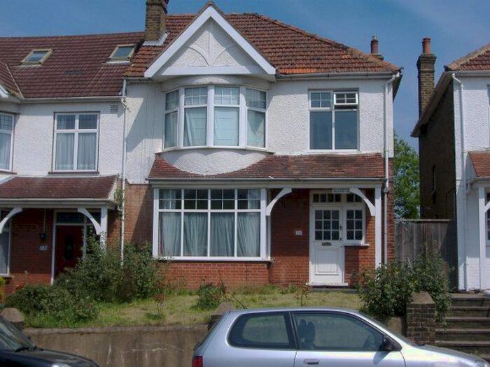 5 Bedroom Semi-Detached House To Rent In Westmount Road, London, Greater London, SE9