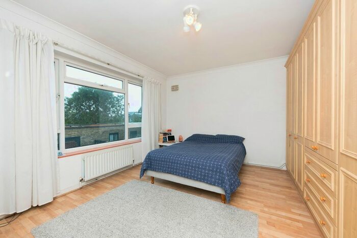 1 Bedroom Flat To Rent In South Park Road, London, SW19