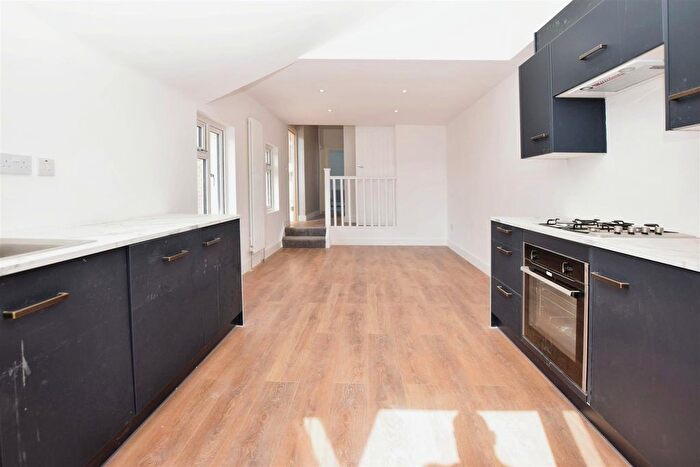 2 Bedroom Flat To Rent In Harewood Road, Colliers Wood, London, SW19