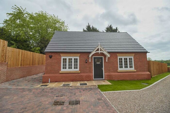 3 Bedroom Detached Bungalow To Rent In St. Marys Court, Barwell, Leicester, LE9