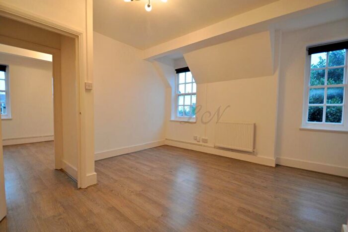 2 Bedroom Flat To Rent In Charlton Road, Blackheath, SE3