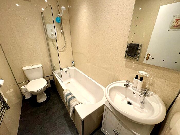 1 Bedroom Flat For Sale In Lugar Street, Coatbridge, Lanarkshire, ML5