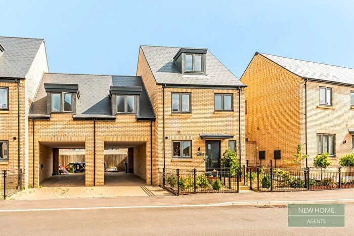 4 Bedroom End Terrace House For Sale In Gedney Way, St. Neots, PE19