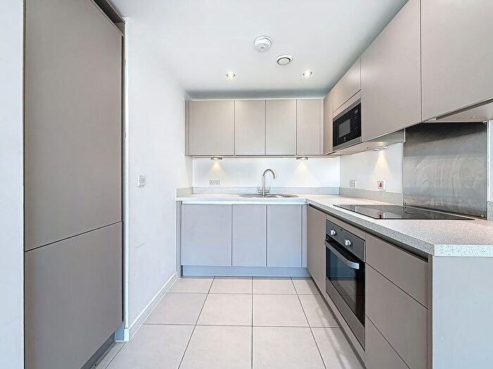 1 Bedroom Flat To Rent In Douglas House, Prospect Place, Ferry Court, Cardiff, CF11