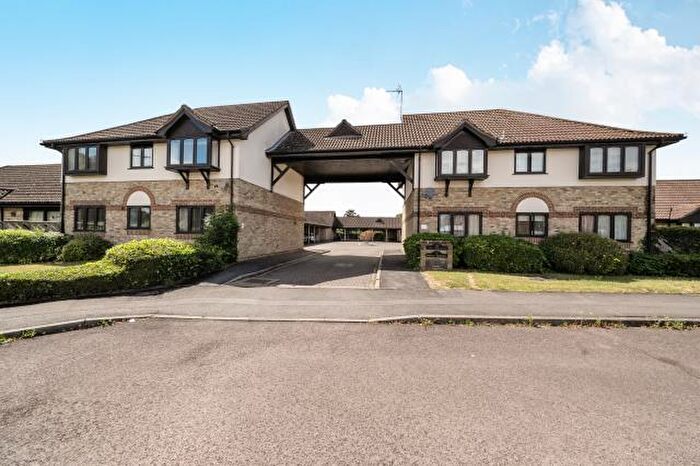 2 Bedroom Bungalow For Sale In The Maltings, Thatcham, RG19