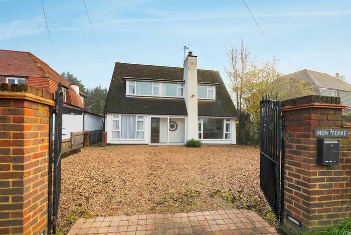 3 Bedroom Detached House To Rent In Thorney Lane North, Iver, SL0