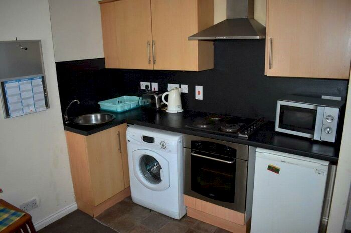 1 Bedroom Flat To Rent In Menzies Road, Torry, Aberdeen, AB11