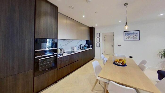 2 Bedroom Flat To Rent In Dock Street, Tower Hill, London, E1