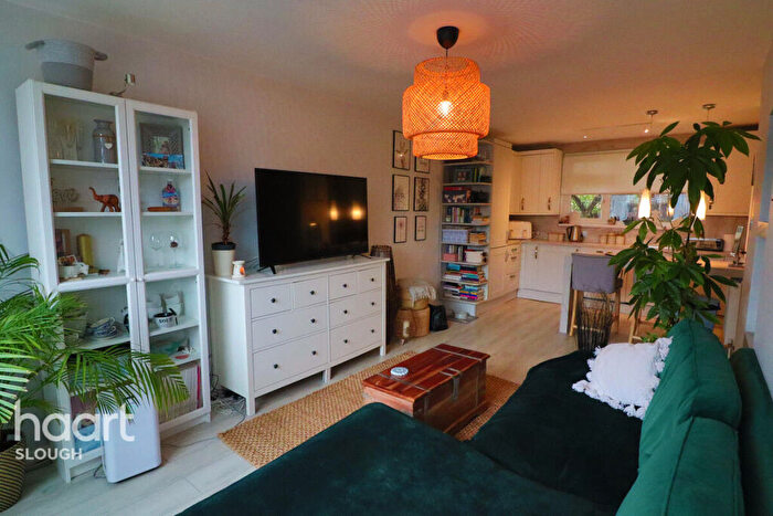 1 Bedroom Flat For Sale In Perryman Way, Slough, SL2