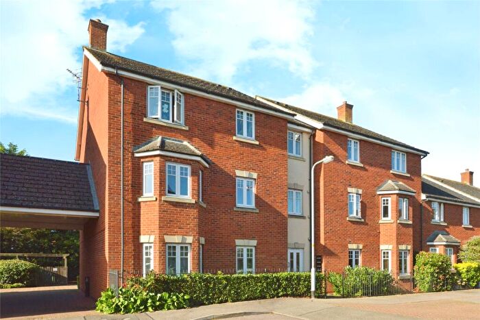 2 Bedroom Flat For Sale In Pump Place, Old Stratford, Milton Keynes, Northamptonshire, MK19