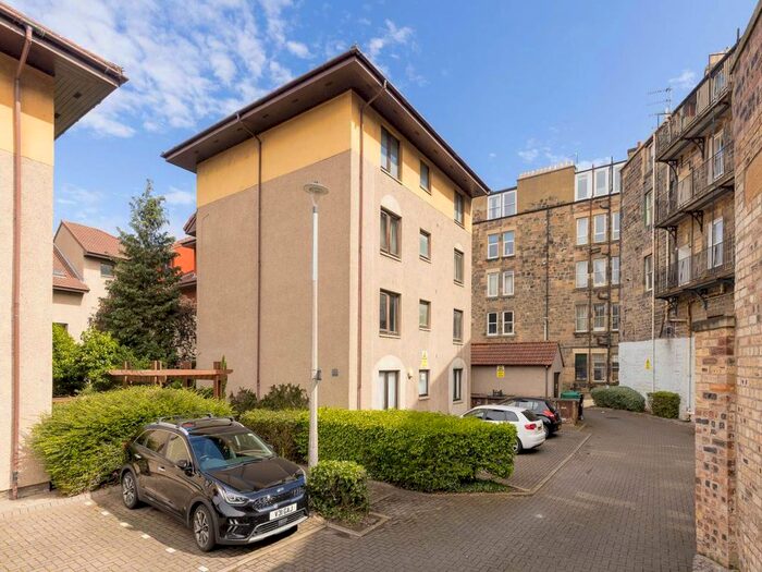2 Bedroom Flat To Rent In New Orchardfield, Edinburgh, EH6