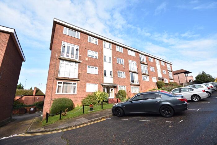 2 Bedroom Apartment To Rent In The Larches, Luton, Bedfordshire, LU2