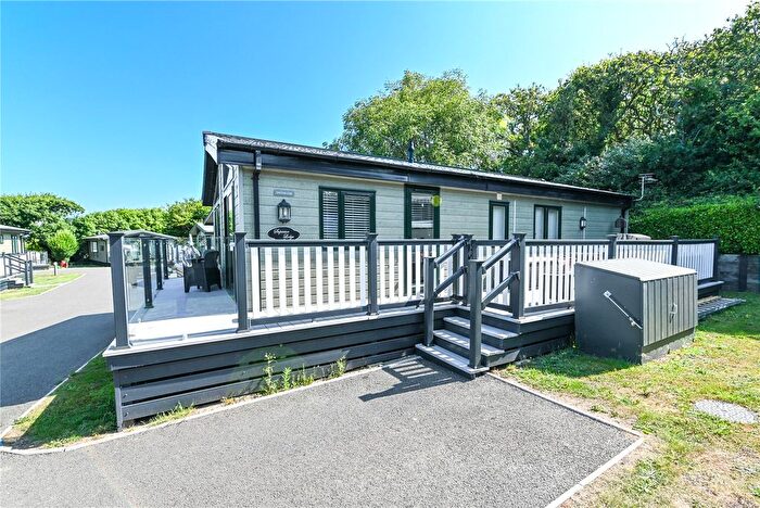 3 Bedroom Mobile/park Home For Sale In New Forest Lodge Retreat, Shorefield Country Park, Downton, Hampshire, SO41