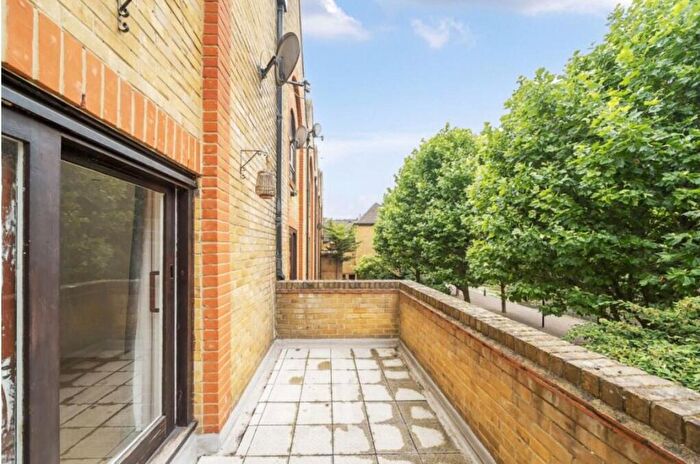 3 Bedroom Terraced House To Rent In Welland Mews, Wapping, London, E1W