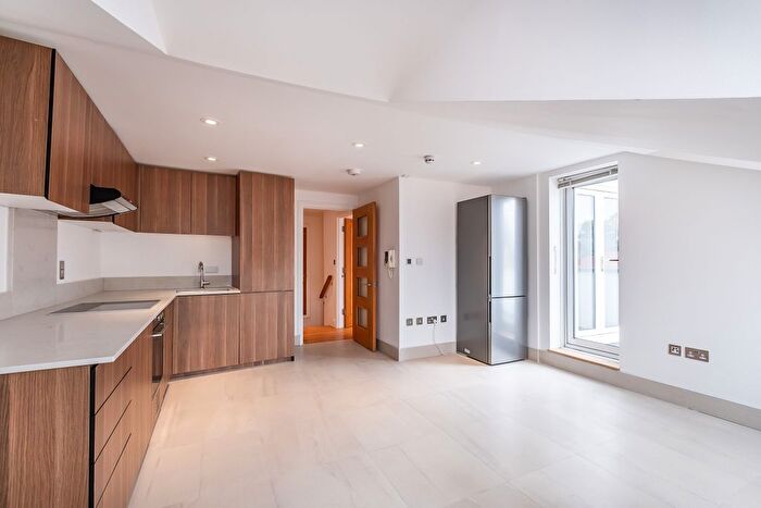 2 Bedroom Flat To Rent In Kensington Church Court, London, W8