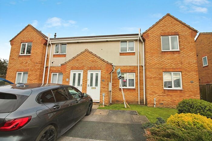 2 Bedroom Flat For Sale In Shakespeare Crescent, Castleford, WF10