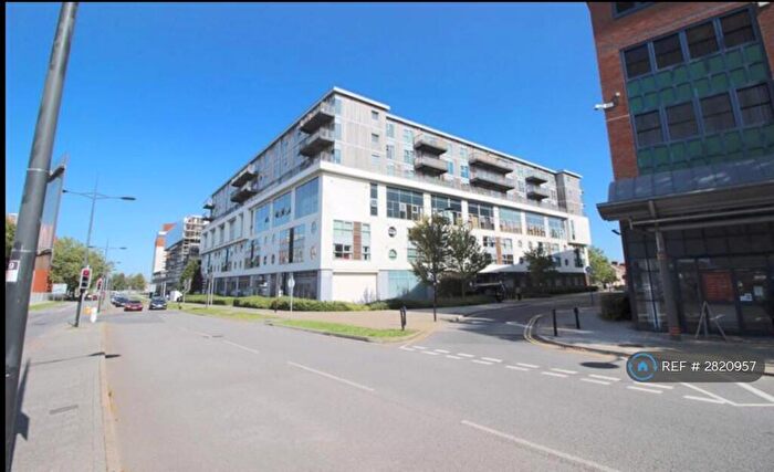 2 Bedroom Flat To Rent In Beckhampton Street, Swindon, SN1