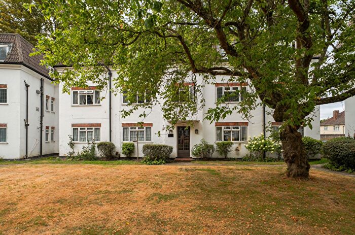 2 Bedroom Flat For Sale In Dainton Close, Bromley, BR1