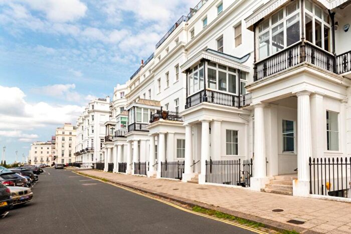 1 Bedroom Apartment For Sale In Chichester Terrace, Brighton, BN2
