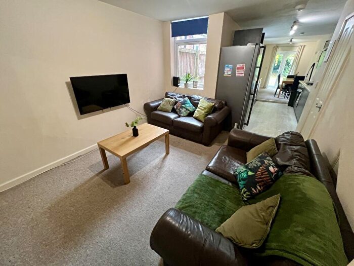 6 Bedroom House To Rent In Heeley Road (D), Selly Oak, Birmingham, West Midlands, B29