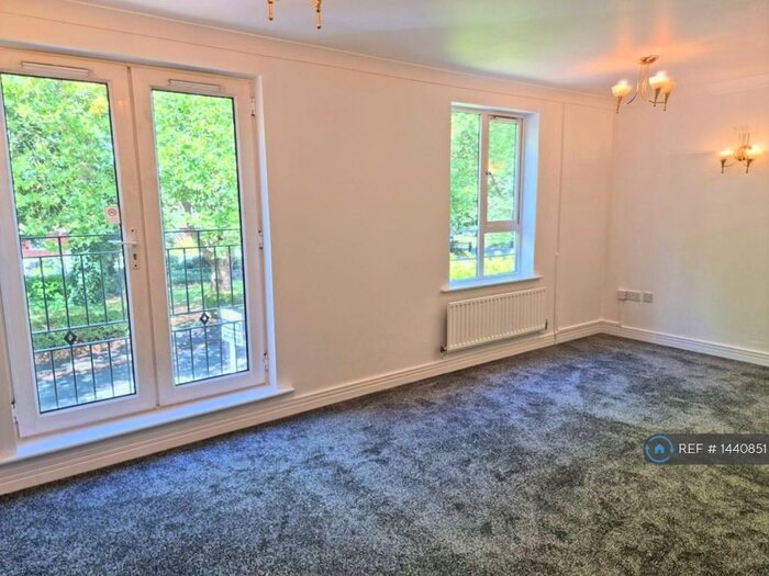 4 Bedroom Semi-Detached House To Rent In The Moorings, Hockley, Birmingham, B18