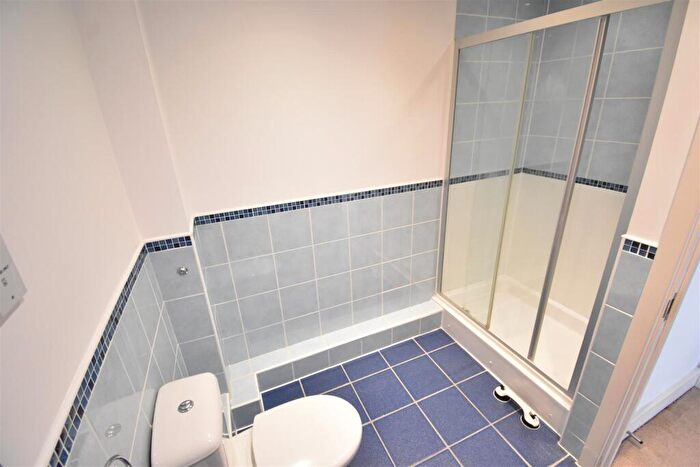 2 Bedroom Apartment To Rent In Avenue Elmers, Surbiton, KT6