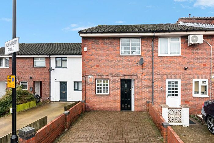 2 Bedroom End Of Terrace House For Sale In Blenheim Road, Northolt, UB5