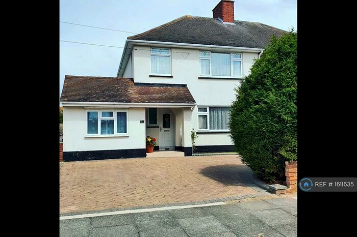 4 Bedroom Semi-Detached House To Rent In Ulster Avenue, Southend-On-Sea, SS3