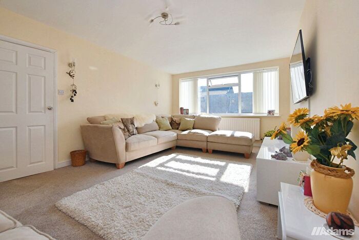 3 Bedroom Semi Detached House For Sale In Silverdale Road, Warrington, WA4