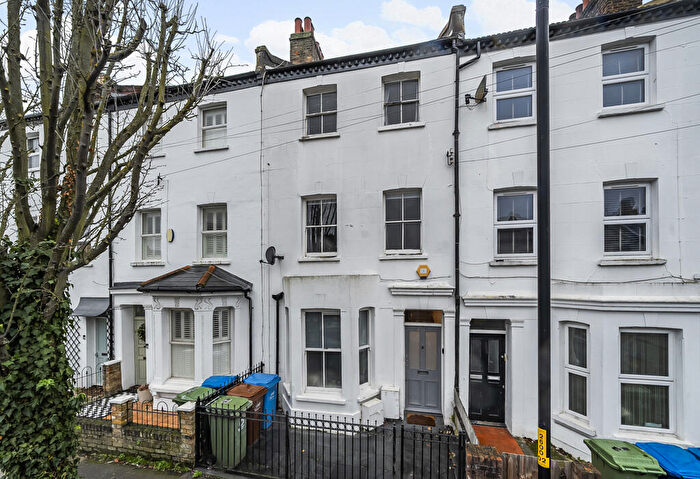 4 Bedroom Terraced House To Rent In Landcroft Road, London, SE22