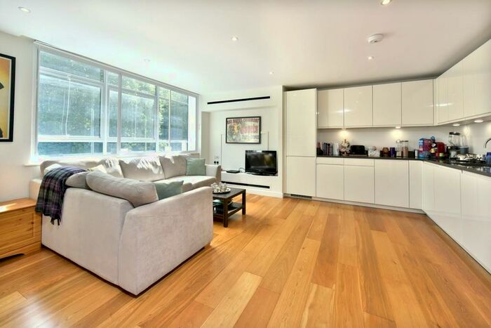 3 Bedroom Flat To Rent In Highbury Crescent, N5