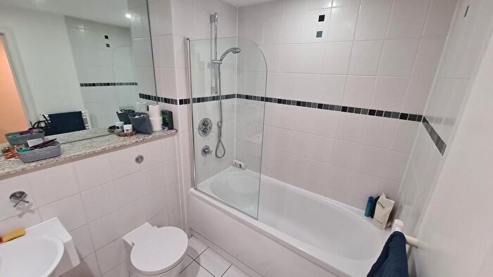 2 Bedroom Apartment To Rent In Southside, St Johns Walk, B5