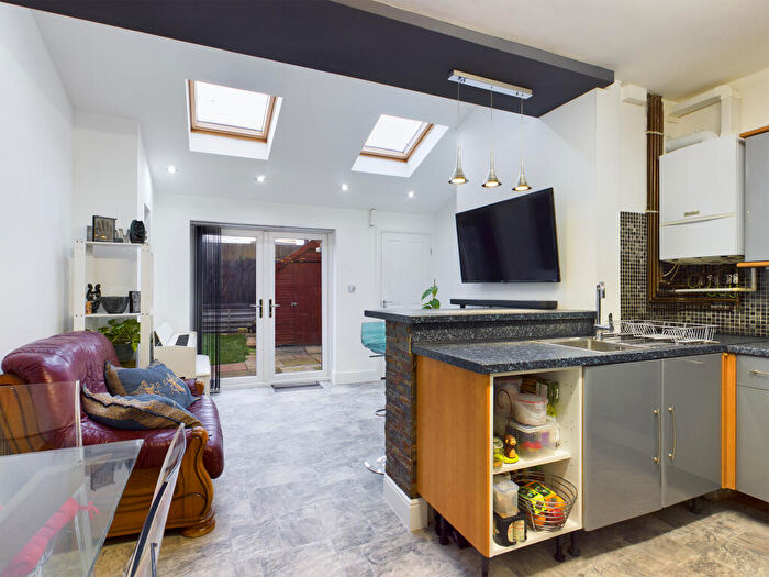 3 Bedroom Town House To Rent In The Brianway, Leicester, LE5