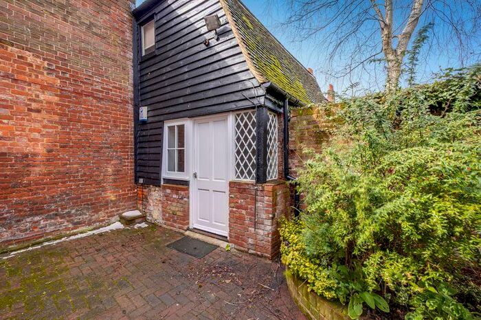 2 Bedroom Detached House To Rent In A Palace Street, Canterbury, CT1