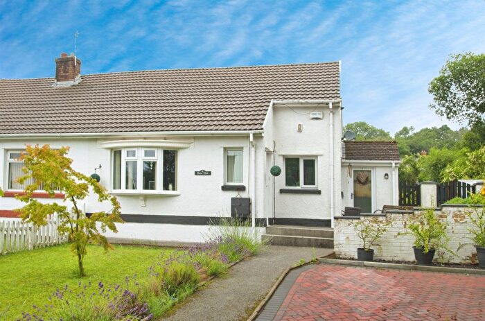 3 Bedroom Semi Detached Bungalow For Sale In Brynheulog, Brynmenyn, Bridgend, CF32