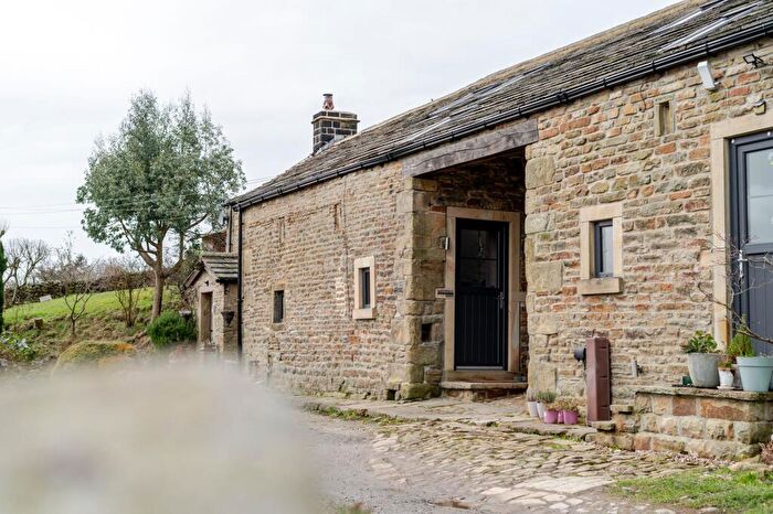 3 Bedroom Semi Detached House For Sale In Westfield Barn, Cowling, BD22