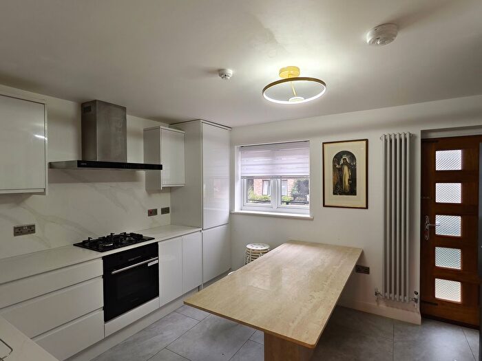 5 Bedroom Flat To Rent In St. Davids Square, London, E14