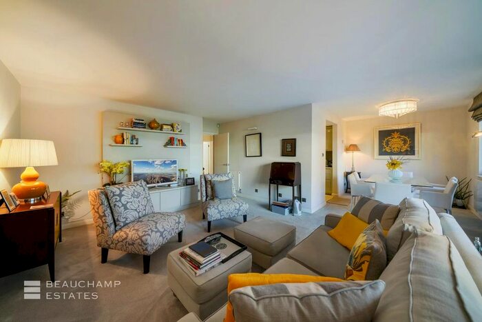 2 Bedroom Flat To Rent In Brooks Mews, Mayfair, W1K