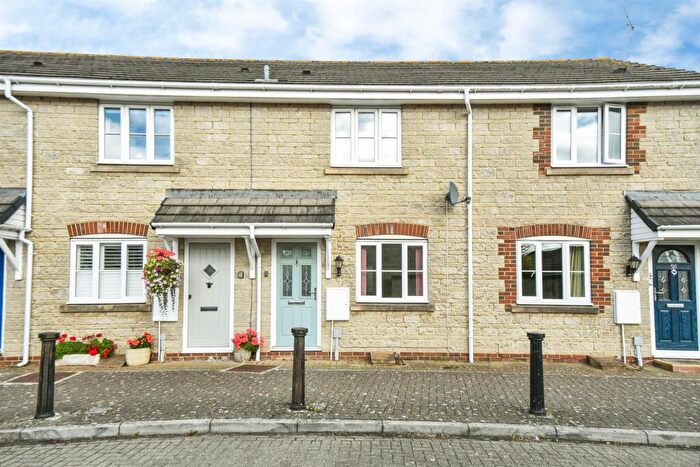 2 Bedroom Terraced House For Sale In Springfield Drive, Calne, SN11
