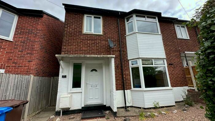 3 Bedroom Semi-Detached House To Rent In Maine Drive, Derby, Derbyshire, DE21