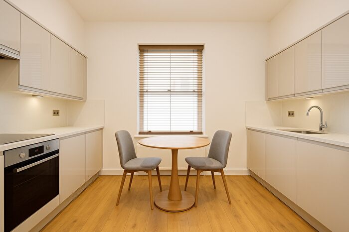 4 Bedroom Flat To Rent In Rowhill Road, Bedroom, E5