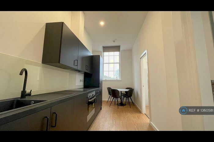 2 Bedroom Flat To Rent In Spot, Bolton, BL1