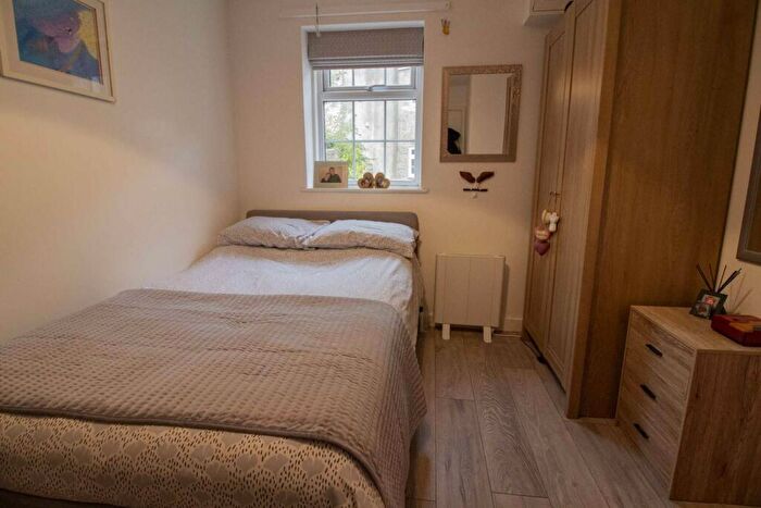 1 Bedroom Apartment For Sale In Vallis Court, Frome, BA11