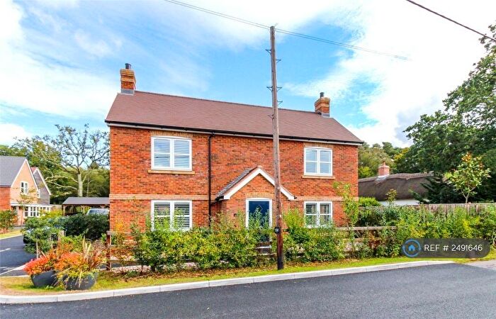 4 Bedroom Detached House To Rent In Sika Rise, Bransgore, Christchurch, BH23