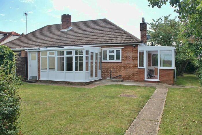 3 Bedroom Bungalow To Rent In , Johns Road, Meopham, DA13