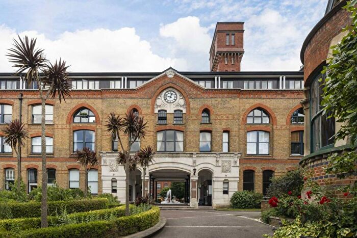 1 Bedroom Flat To Rent In Fairfield Road, Bow, E3