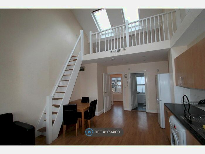 4 Bedroom Flat To Rent In Cannon Street Road, London, E1