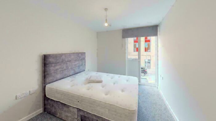 2 Bedroom Apartment To Rent In Bow Square, Queensway, Southampton, Hampshire, SO14