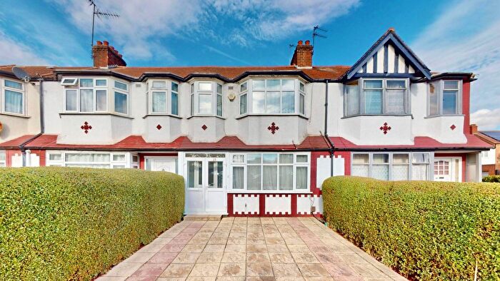 3 Bedroom Terraced House For Sale In Priory Gardens, London, W5