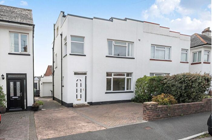 3 Bedroom Semi-Detached House For Sale In Kennerley Avenue, Exeter, EX4